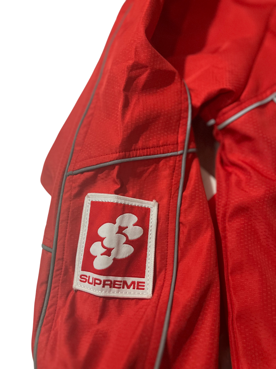 Supreme Reflective Piping
Pullover Red