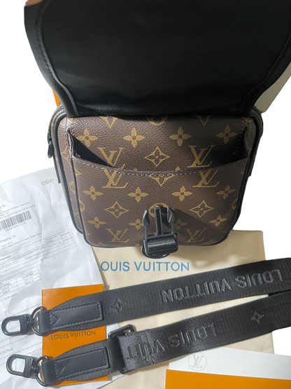 Louis Vuitton Quest Messager Monogram Macassar