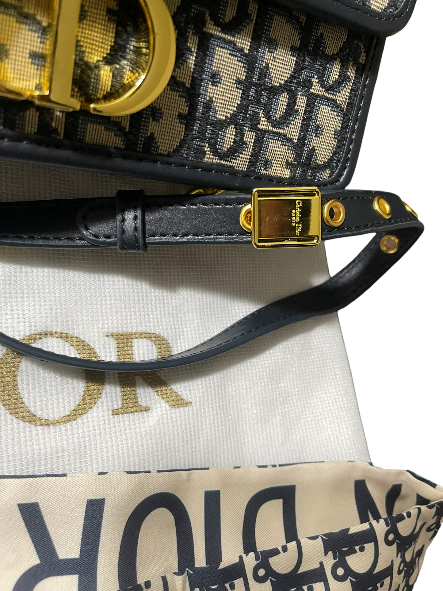 Blue Dior Oblique Jacquard 30
Montaigne Chain Bag