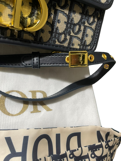 Blue Dior Oblique Jacquard 30
Montaigne Chain Bag