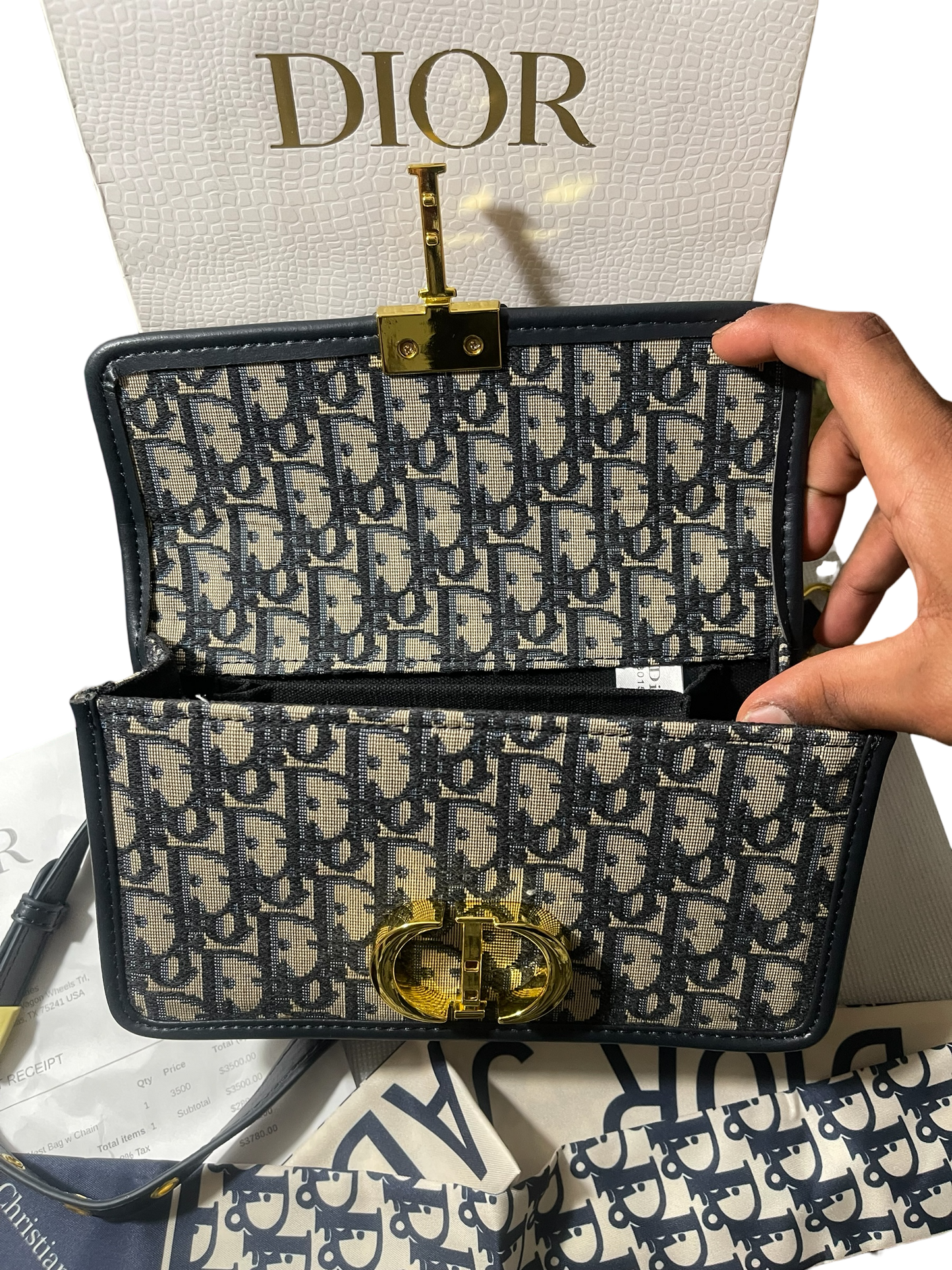 Blue Dior Oblique Jacquard 30
Montaigne Chain Bag
