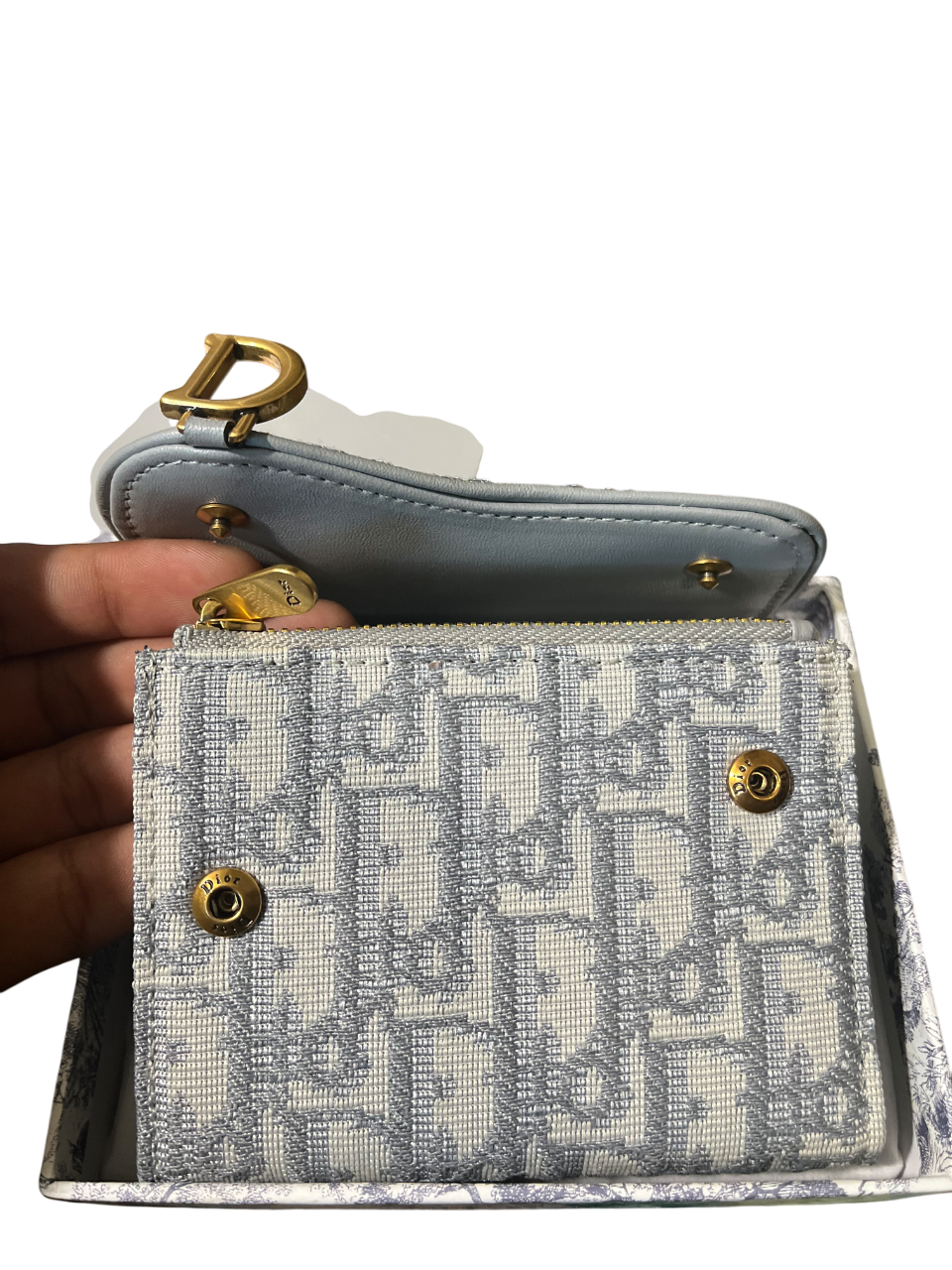 Dior Saddle Lotus Wallet
Oblique Jacquard Grey