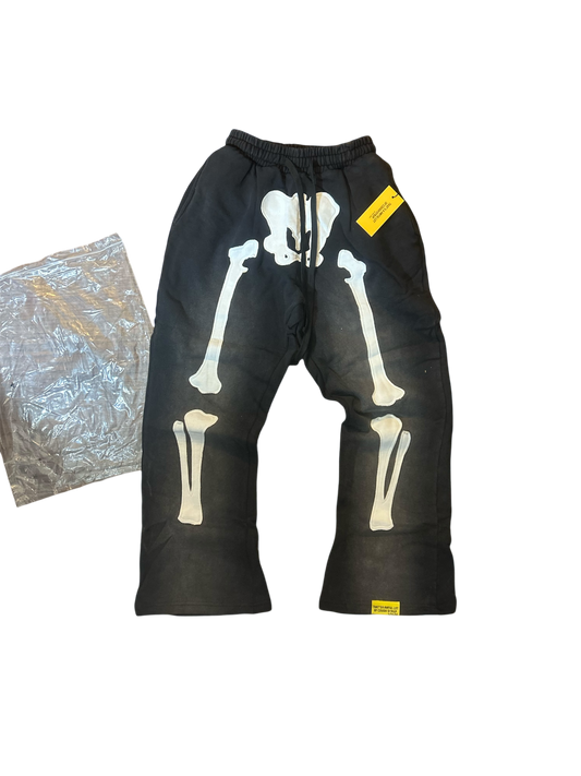 Awful Lot Of Cough Syrup Reaper
Flare Sweatpants Black