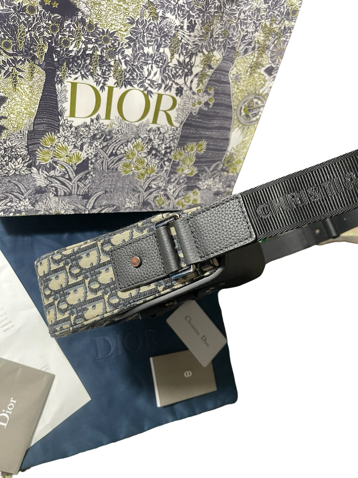 Dior Small Oblique Jacquard
Saddle Messenger Bag with Flap