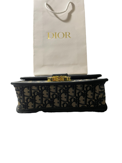 Blue Dior Oblique Jacquard 30
Montaigne Chain Bag