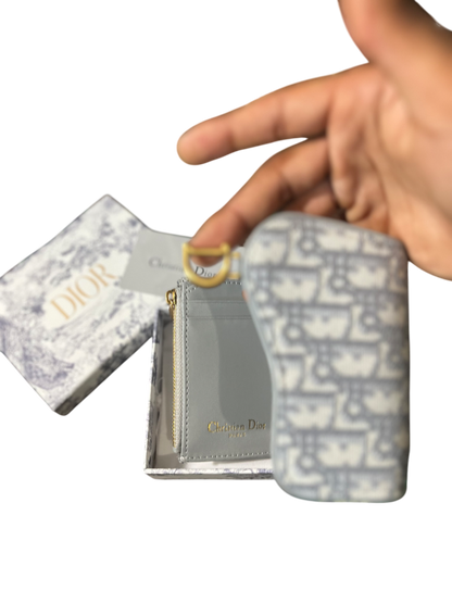Dior Saddle Lotus Wallet
Oblique Jacquard Grey