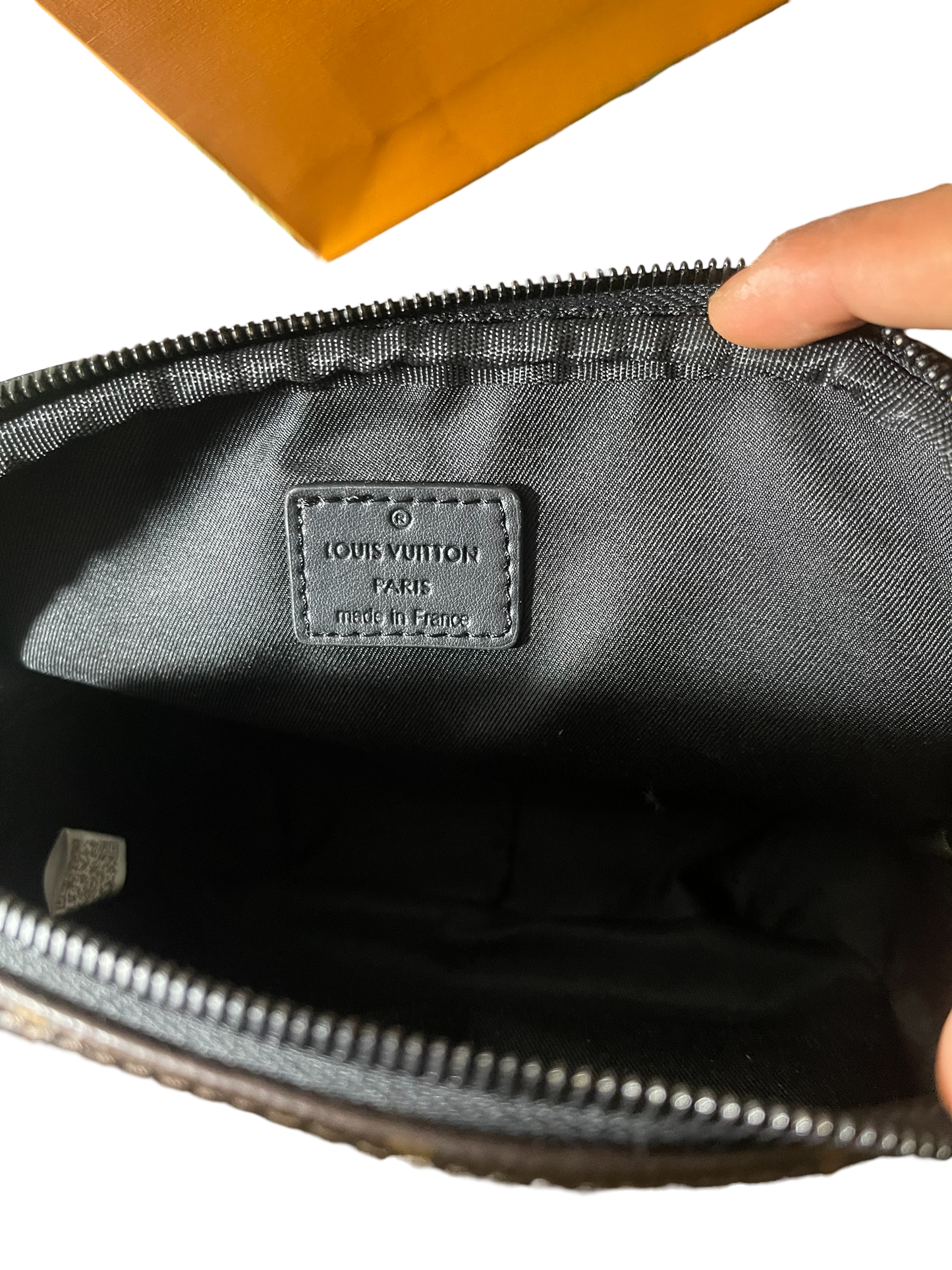 Louis Vuitton Quest Messager Monogram Macassar