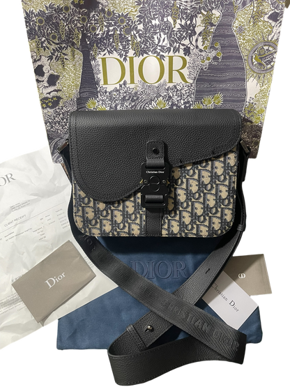 Dior Small Oblique Jacquard
Saddle Messenger Bag with Flap